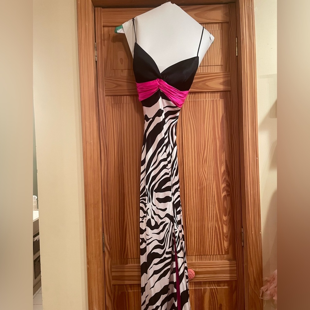 Silk pink, white/back zebra